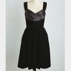 ModCloth Black Velvet Dress L NWOT